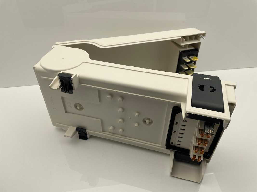 Schneider Electric Abgangskasten KSB100S­E4, NH00